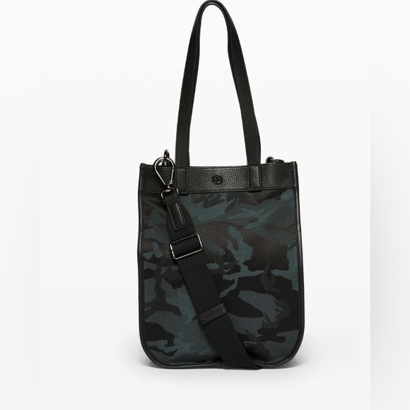 NWT Minimalist Athleisure Streetwear Camo Lululemon Now and Always Tote mini